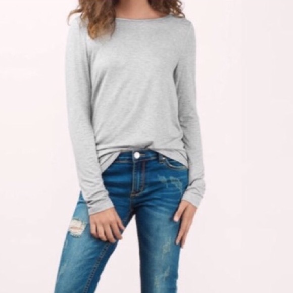 Tobi Tops - •4/$30• Tobi Twist Around Top in Grey